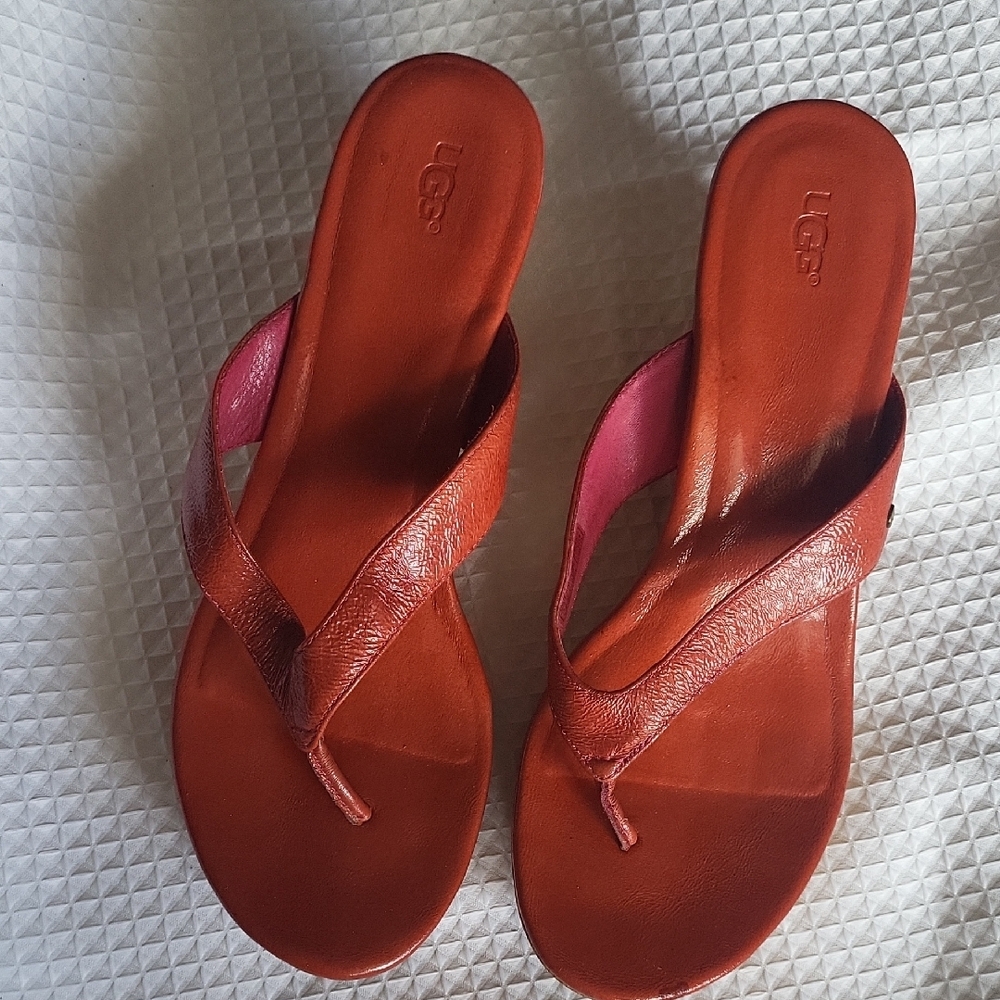 UGG Red Sandals Minimalist Design